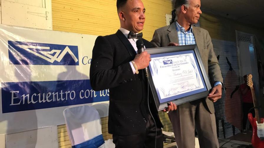 Casa de Arte reconoce a Elvis Martínez 