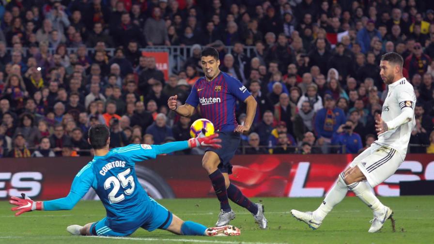 Con tripleta de Suárez, Barcelona golea al Real Madrid