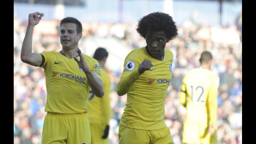 Chelsea y Man United ganan en la Premier, Arsenal empata