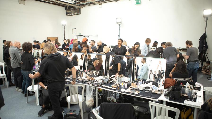 Del amanecer al atardecer, a través del maquillaje