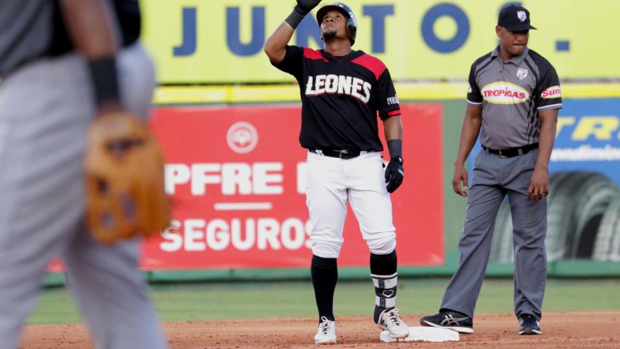 Miguel Gómez y Josh Lowey electos en el Pelotero Estrella de la Semana