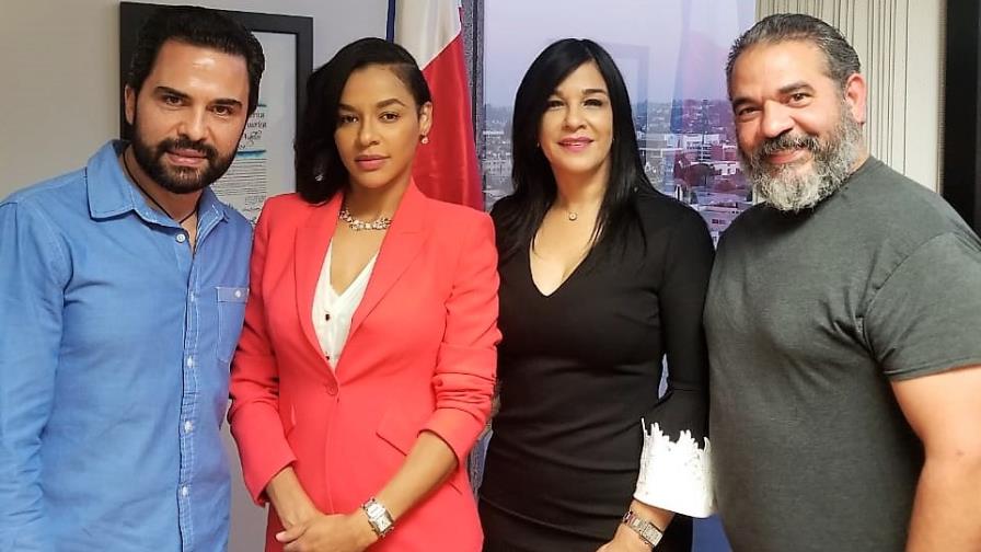 Encuentro reúne a profesionales dominicanos que laboran en la industria del cine de California