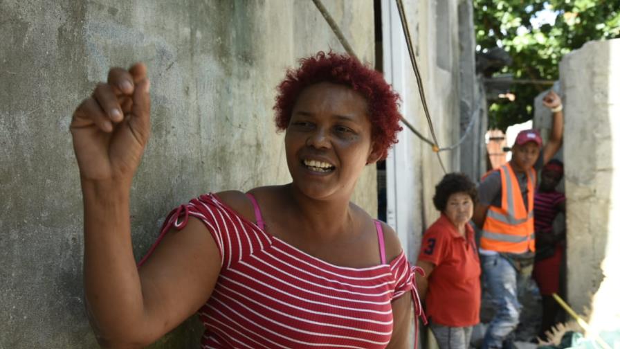 Desalojan cinco familias de callejón en Villa Francisca Desalojan cinco familias de callejón en Villa Francisca