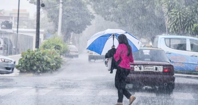 Vaguada provocará aguaceros este martes; huracán Oscar se fortalece