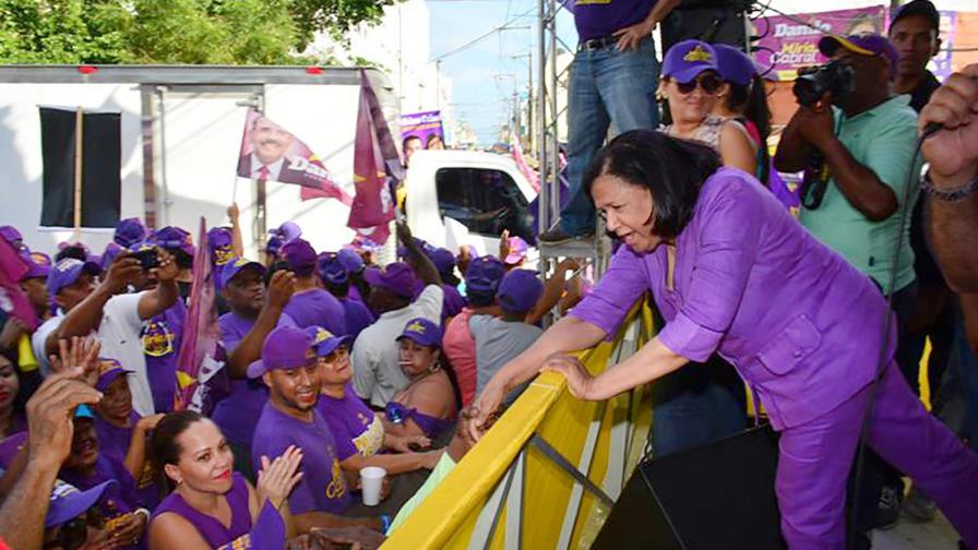 Cabral afirma que buscaría los votos para la reelección de Danilo Medina