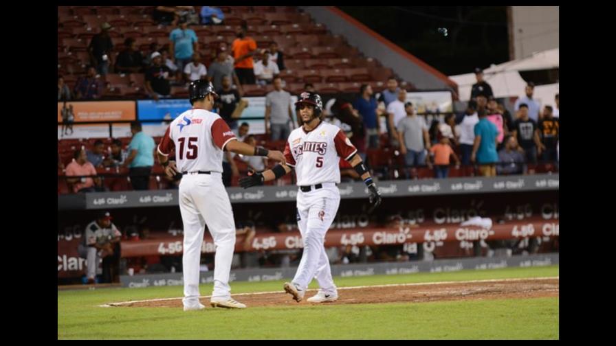 Los Gigantes se quedan solos en el primero con triunfo sobre el Escogido