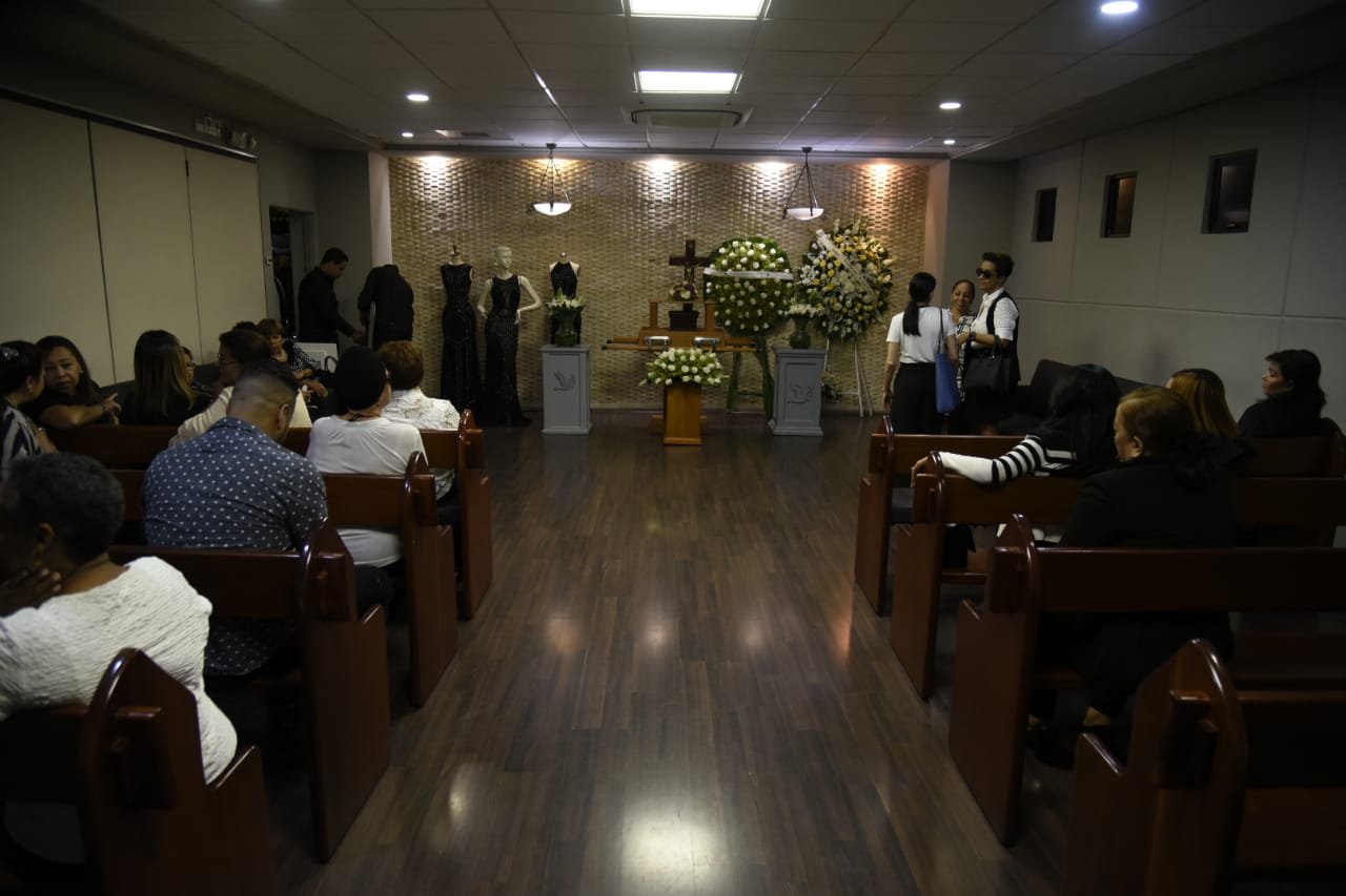 Personas que fueron a darle el pésame a la familia de Jorge Diep