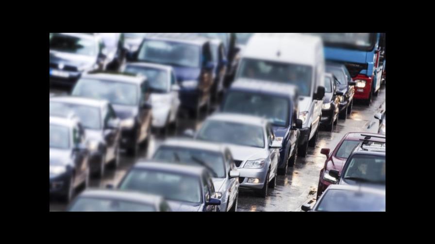 Propiedad de automóviles tal vez alcance su pico, pero el tráfico está aumentando Propiedad de automóviles tal vez alcance su pico, pero el tráfico está aumentando