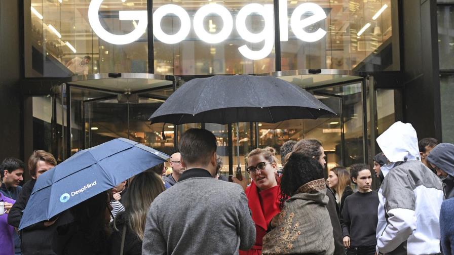 Trabajadores de Google protestan por respuesta de la empresa a acoso sexual Trabajadores de Google protestan por respuesta de la empresa a acoso sexual
