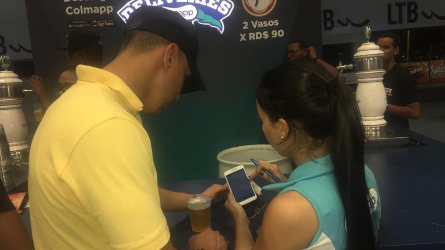 Desde empanada hasta whisky, en el Quisqueya ya se paga con tarjeta