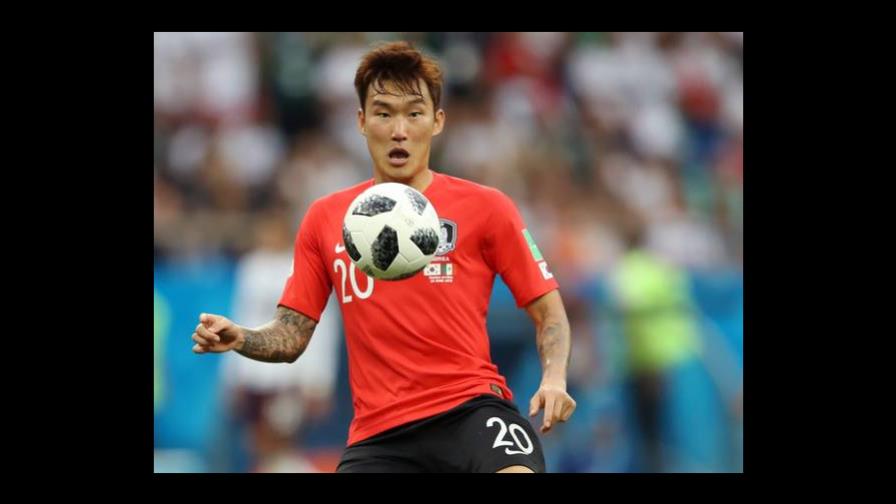 Suspenden de por vida a futbolista surcoreano que quiso engañar con el servicio militar