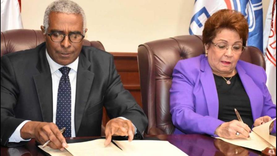 El MESCYT e INTEC firman acuerdo para investigación en medio ambiente El MESCYT e INTEC firman acuerdo para investigación en medio ambiente