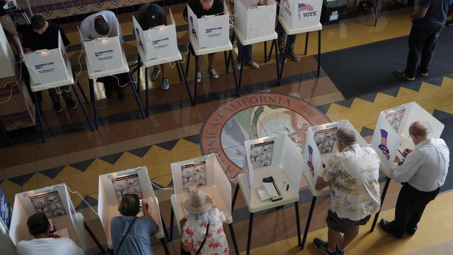 Los republicanos se hacen con el primer escaño de los comicios en EE.UU. Los republicanos se hacen con el primer escaño de los comicios en EE.UU.