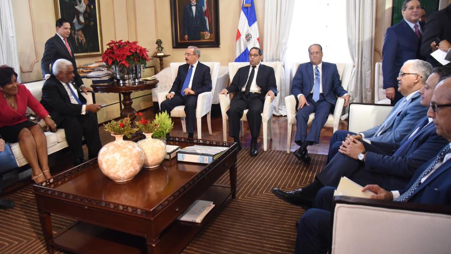 El PRM critica preseleccionados tengan vínculos políticos; Finjus apoya inclusión El PRM critica preseleccionados tengan vínculos políticos; Finjus apoya inclusión