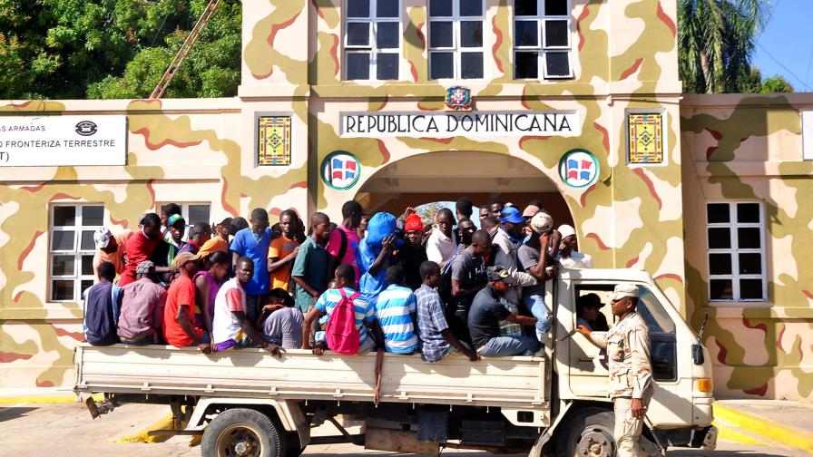 El Gobierno presionado por opinión pública para rechazar pacto migratorio