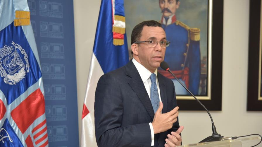 Minerd pone en funcionamiento mesa de ayuda para solucionar problemas de las escuelas