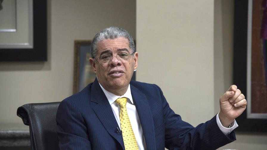 Amarante Baret felicita a Danilo Medina por no firmar Pacto para la Migración de la ONU