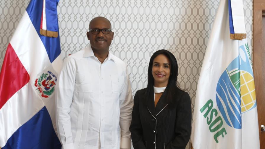 INTRANT y ASDE trabajan para agilizar el tránsito en zonas críticas de Santo Domingo Este INTRANT y ASDE trabajan para agilizar el tránsito en zonas críticas de Santo Domingo Este