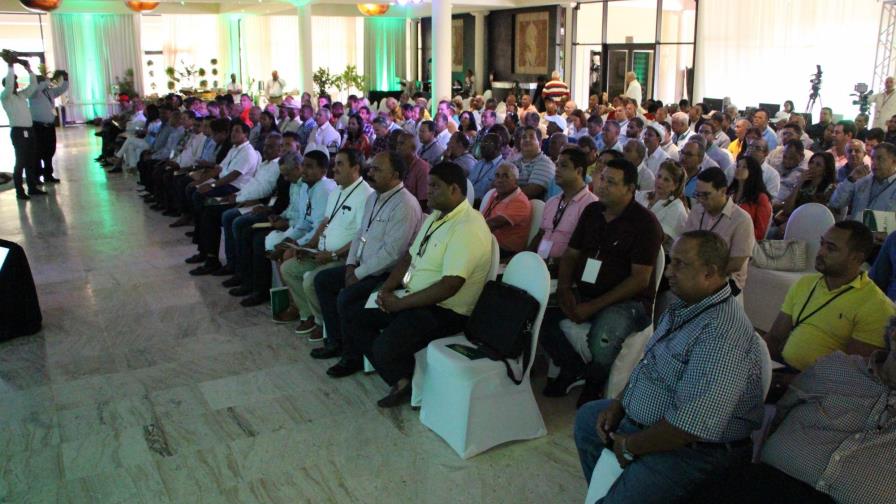 Líderes  agroempresariales abogan por  innovación  tecnológica en producción agrícola nacional