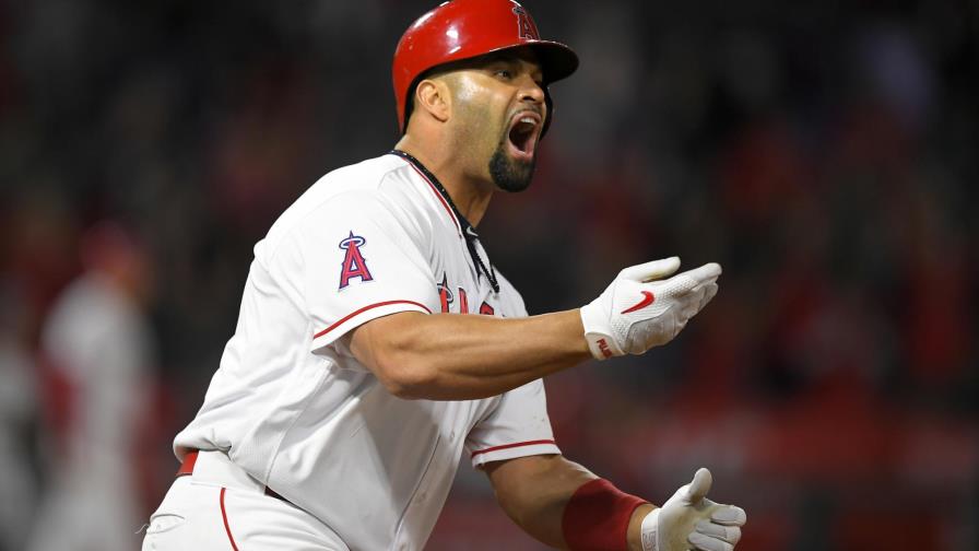 Pujols un hit; Angelinos aplastan 9-1 a Astros ocho extrabase 