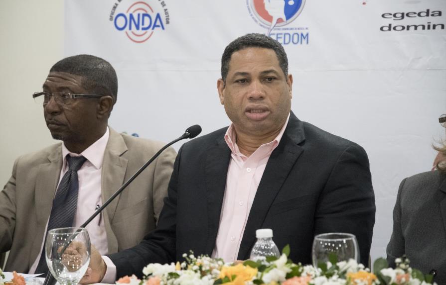 Firman acuerdo para luchar contra la piratería en República Dominicana