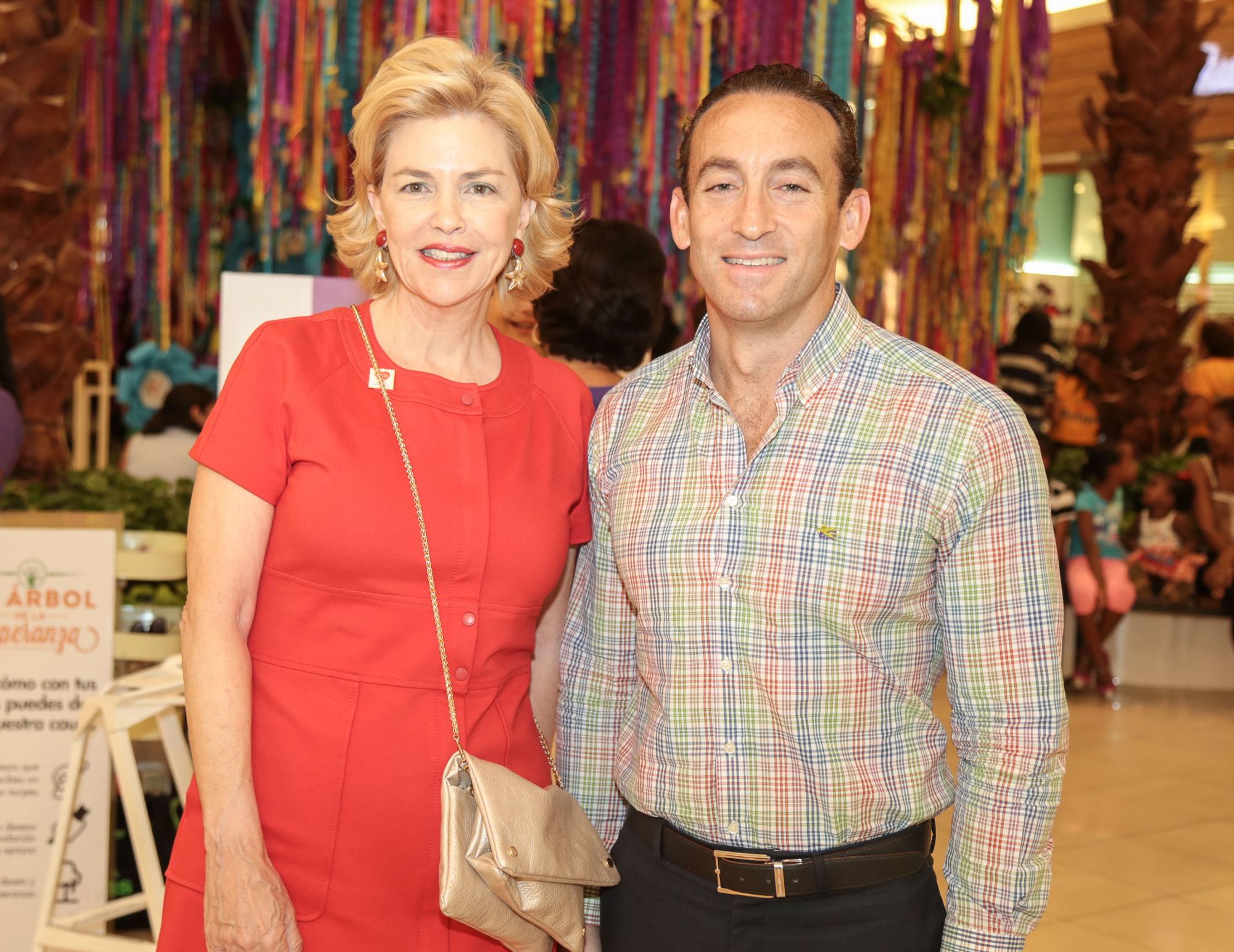 Susana De Caro y Piero De Bonarelli.