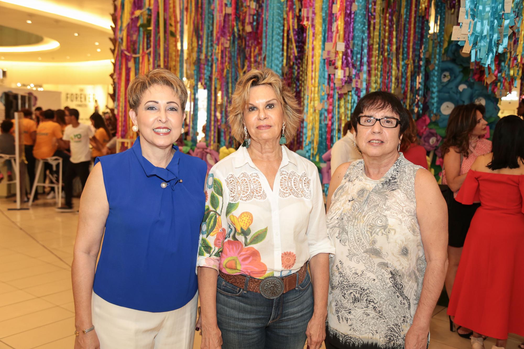Carmen Merino, Rina De Feliz y Marinieves Vicente.
