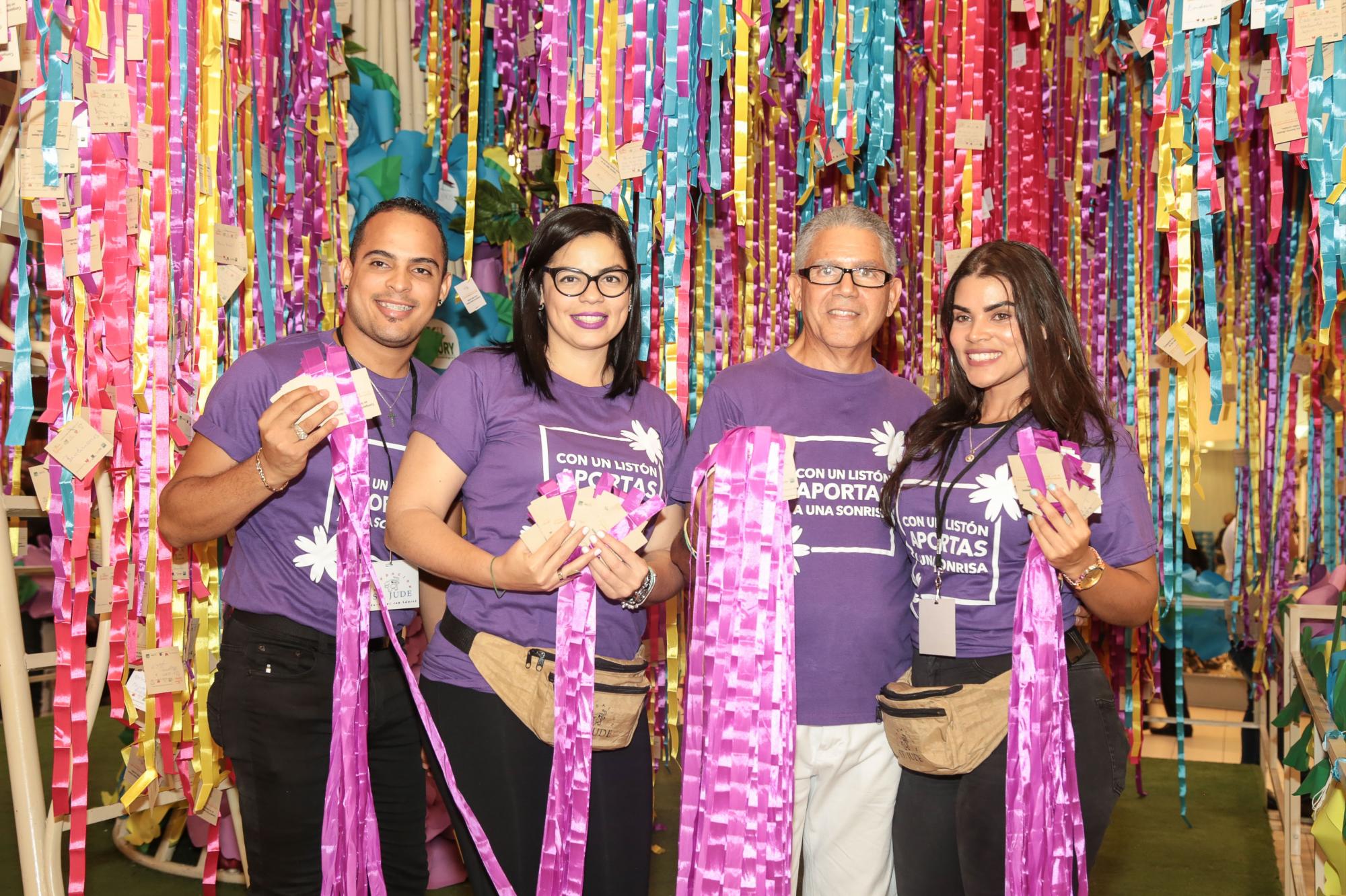 Esmeily Castro, Luis Pimentel, Julio Castro y Lissette Encarnación.