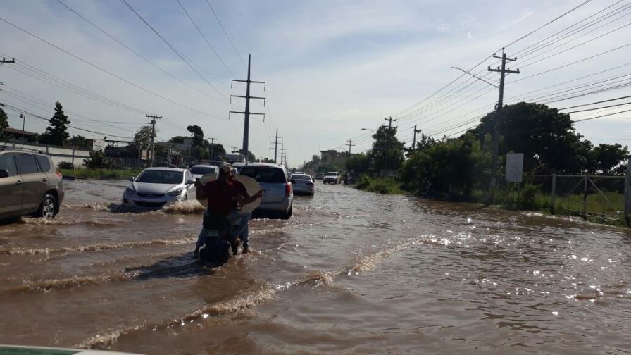 Avería dejó sin agua tres sectores, sería arreglada en las próximas horas Avería dejó sin agua tres sectores, sería arreglada en las próximas horas