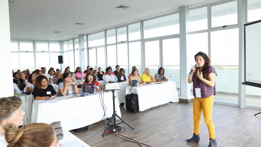 Interpretación y Técnica Vocal, taller para talentos Voice Over