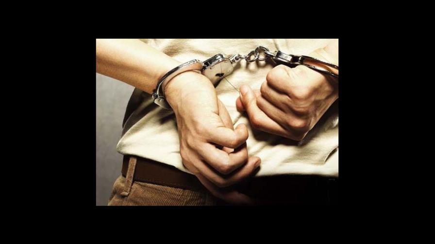 Apresan por supuesto incesto a un funcionario de Interior y Policía