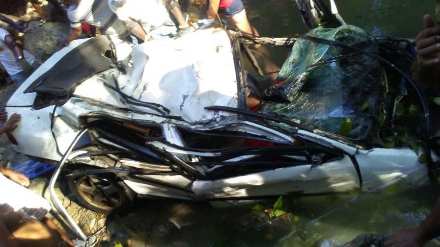 Carro cae a río en Puerto Plata; reportan cuatro muertos