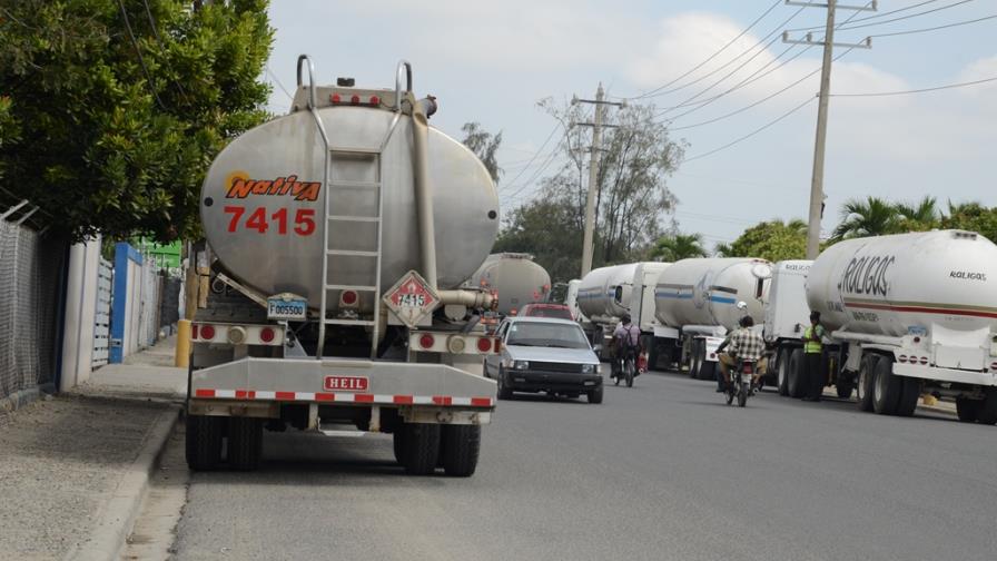 GLP y gasoil suben entre RD$3.00 y RD$5.00 por galón GLP y gasoil suben entre RD$3.00 y RD$5.00 por galón