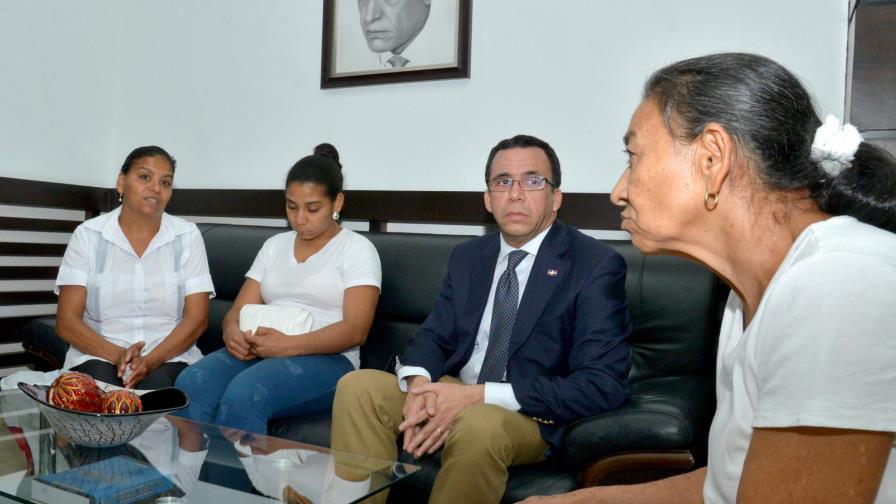 La ADP retoma plan de lucha contra cancelación maestros La ADP retoma plan de lucha contra cancelación maestros