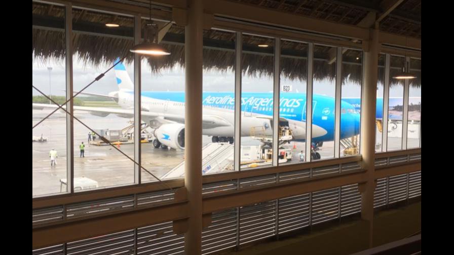 Aeropuertos del país han movilizado 9.8 millones de pasajeros este año