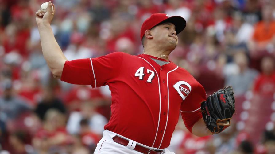 Sal Romano domina y Rojos derrotan 2-1 a Piratas 