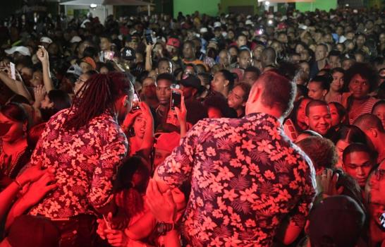 Público de San Pedro de Macorís gozó su concierto de calentamiento 