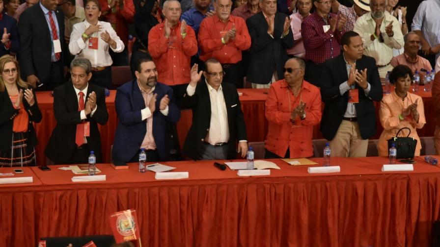 Al grito de “este es el verdadero Partido Reformista” se celebra asamblea en coliseo Teo Cruz