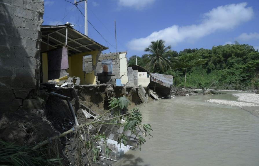 Damnificados por lluvias Moca claman ayudas del Gobierno