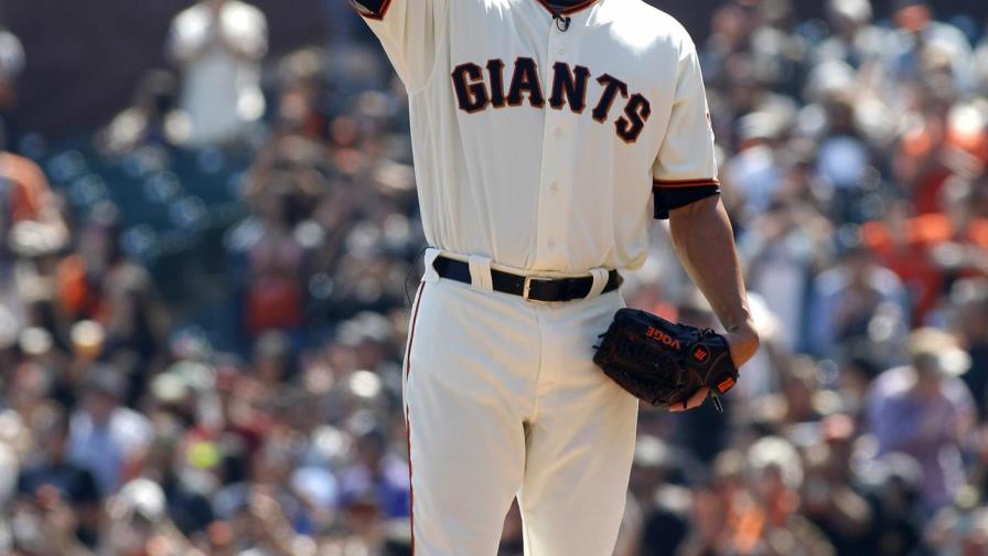 VIDEO: Sandoval dispara jonrón, empuja tres y los Gigantes disponen de los Diamondbacks