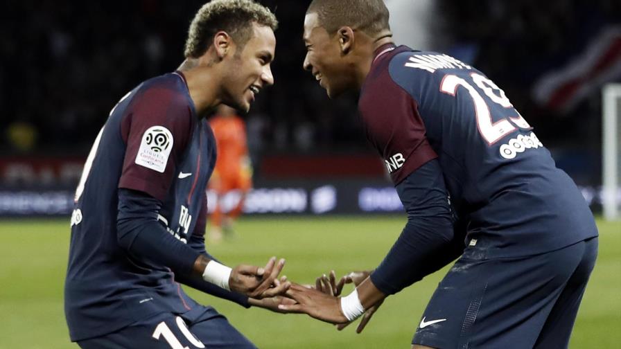 Neymar y Cavani discuten por tirar el penal, pero de todas formas el PSG sale victorioso