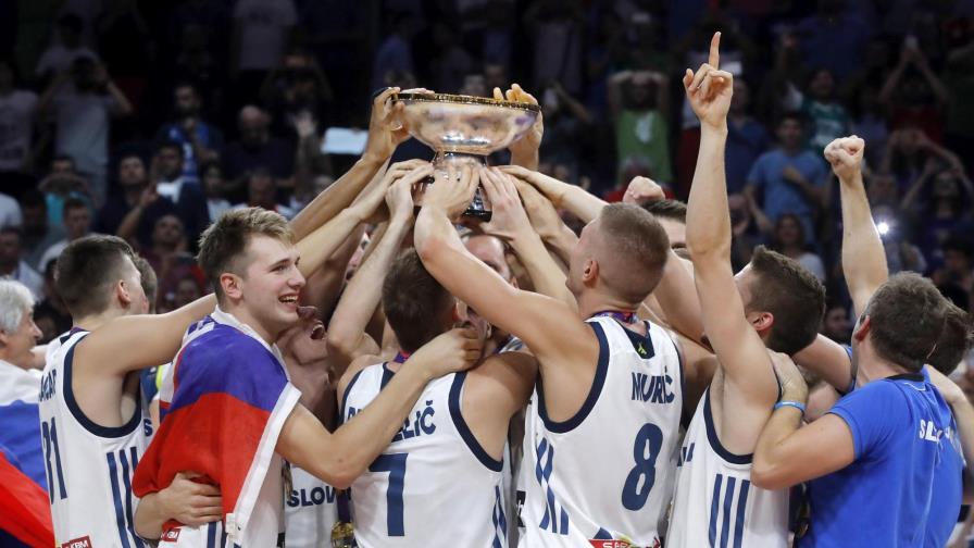Eslovenia celebra en grande su primer oro ganado en el Eurobasket