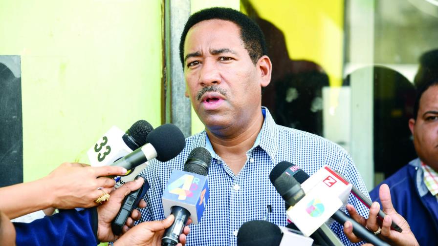 Emiten alerta temprana por el huracán María y activan planes de emergencia Emiten alerta temprana por el huracán María y activan planes de emergencia