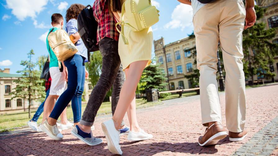 Jóvenes de Estados Unidos demoran más en asumir responsabilidades de adultos