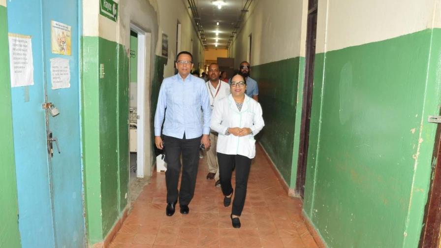 Director de PROMESE supervisa hospitales del Noroeste 