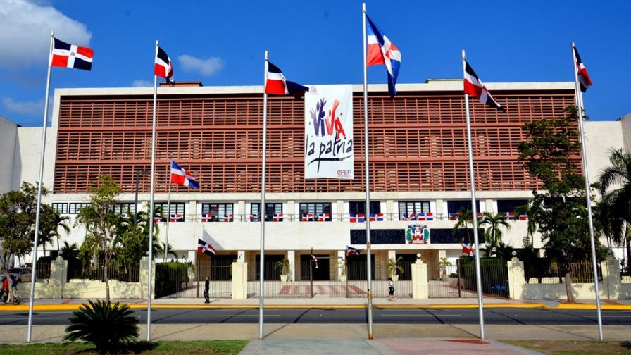 Senado suspende sesión este miércoles ante paso huracán María