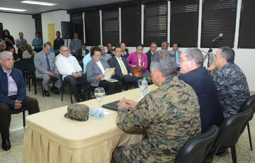 Ministros de Interior, Defensa y director de la Policía coordinan acciones con gobernadores por huracán María