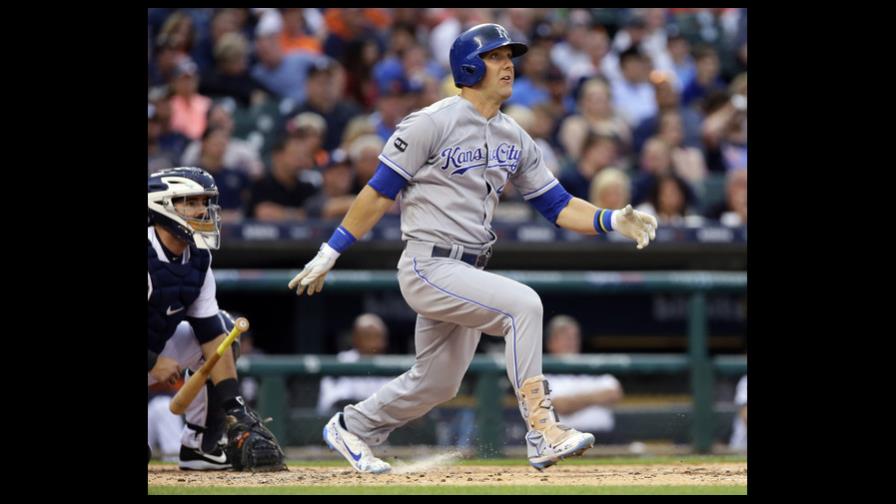 VÍDEO: Alex Gordon fija récord de HR en MLB al conectar el 5.694 