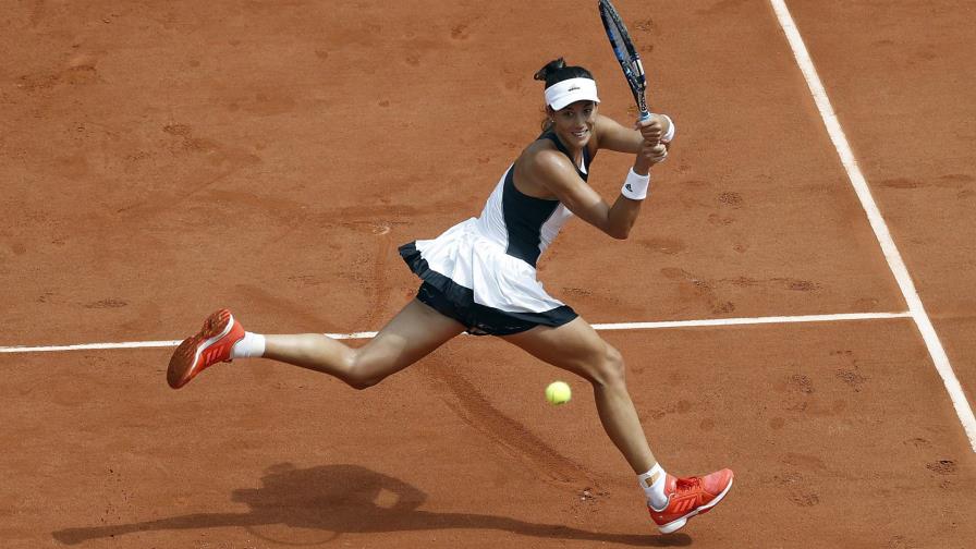 Garbiñe Muguruza gana en su debut como número 1 en el tenis femenino