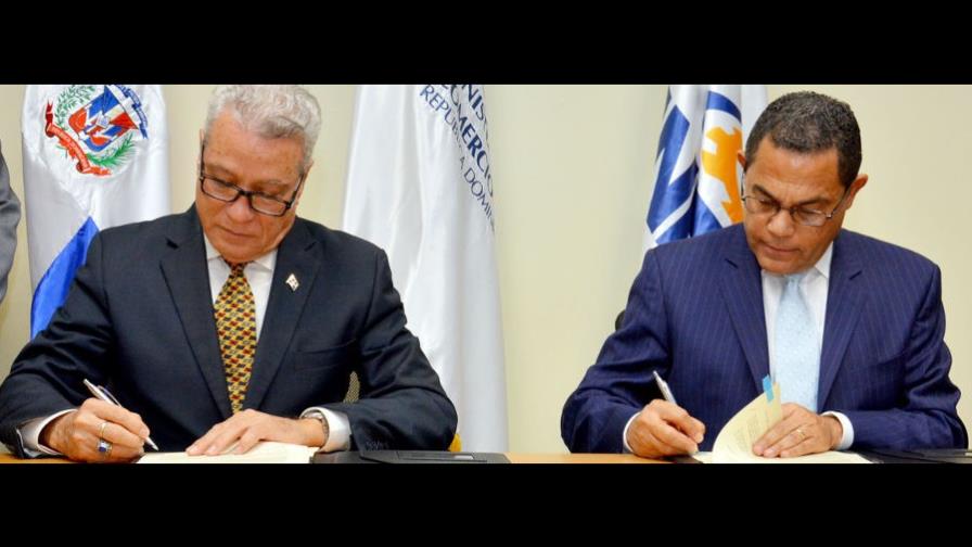 Firman acuerdo para capacitar 3,200 empresarios Mipymes y emprendedores